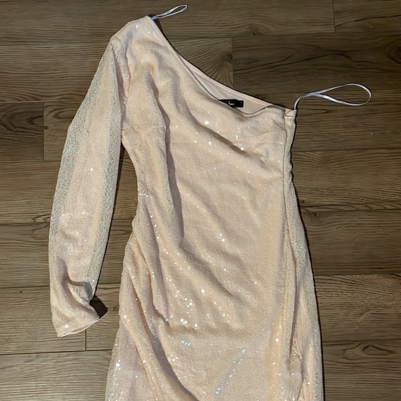 Lulus white sequins one shoulder midi - Picture 4 of 5